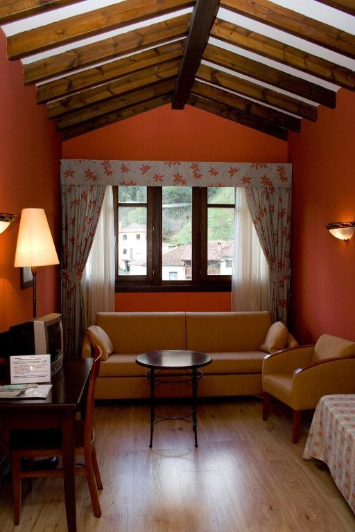 Hotel Torrepalacio Proaza Luaran gambar