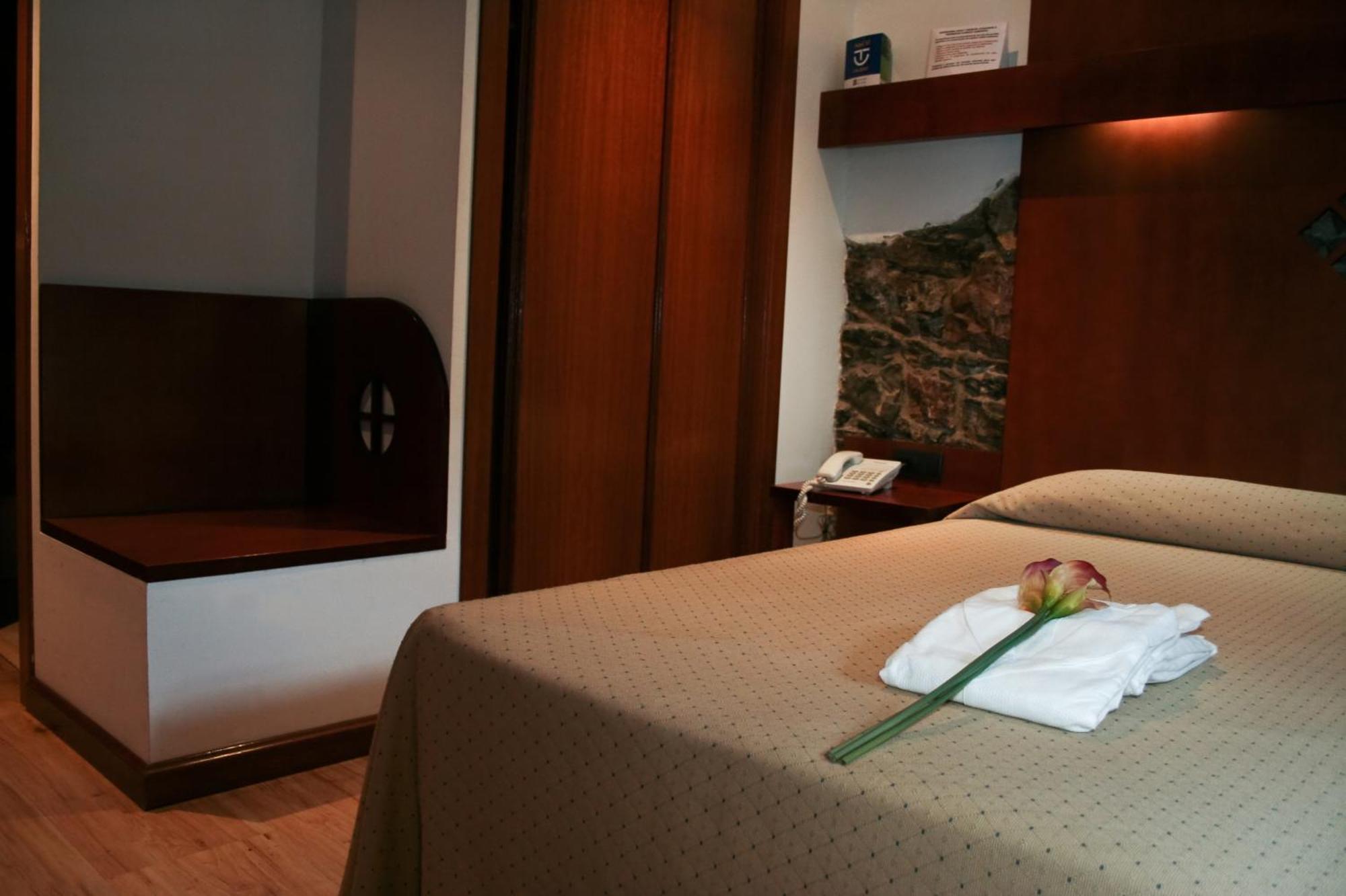 Hotel Torrepalacio Proaza Bilik gambar