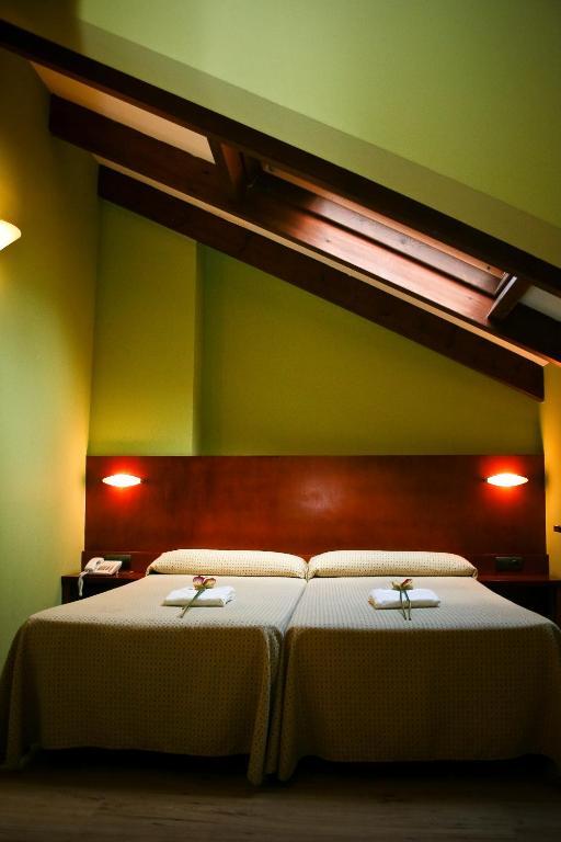 Hotel Torrepalacio Proaza Bilik gambar